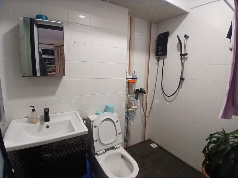 470A Upper Serangoon Crescent, 470A Upper Serangoon Crescent, Hougang / Punggol / Sengkang, Room Rental, 350 sqft, HDB Flat For Rent, by Arvind (PN), 500277510 - Bathroom - PropertyGuru.com.sg