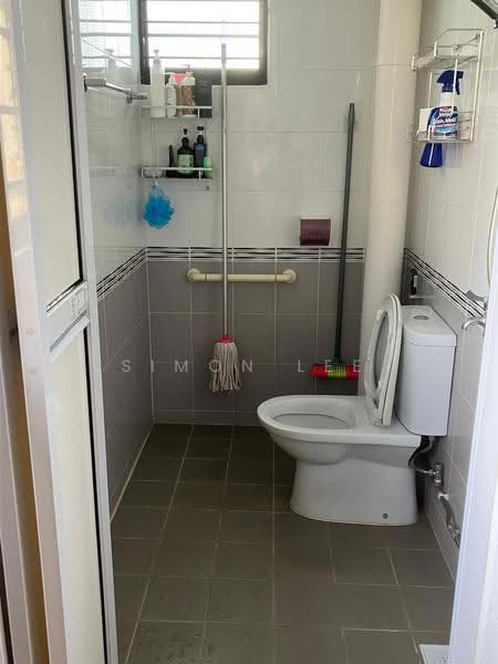330 Serangoon Avenue 3, 330 Serangoon Avenue 3, Hougang / Punggol / Sengkang, Room Rental, 100 sqft, HDB Flat For Rent, by Simon Lee, 500277521 - Bathroom - PropertyGuru.com.sg