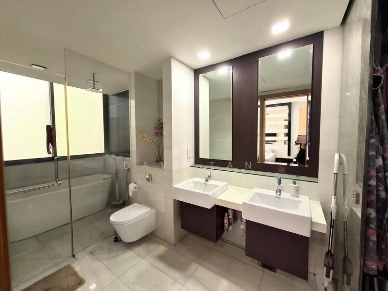 Hillcrest Villa, 1U Hillcrest Road, Newton / Novena, 4 Bedrooms, 3,078 sqft, Cluster House For Sale, by Dave Tan, 500277553 - Bathroom - PropertyGuru.com.sg
