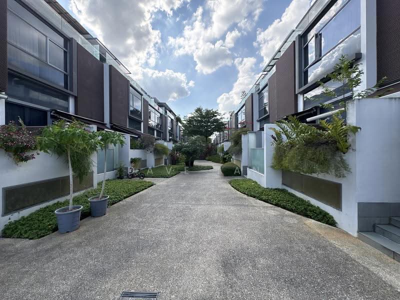 Hillcrest Villa, 1U Hillcrest Road, Newton / Novena, 4 Bedrooms, 3,078 sqft, Cluster House For Sale, by Dave Tan, 500277553 - Exterior - PropertyGuru.com.sg
