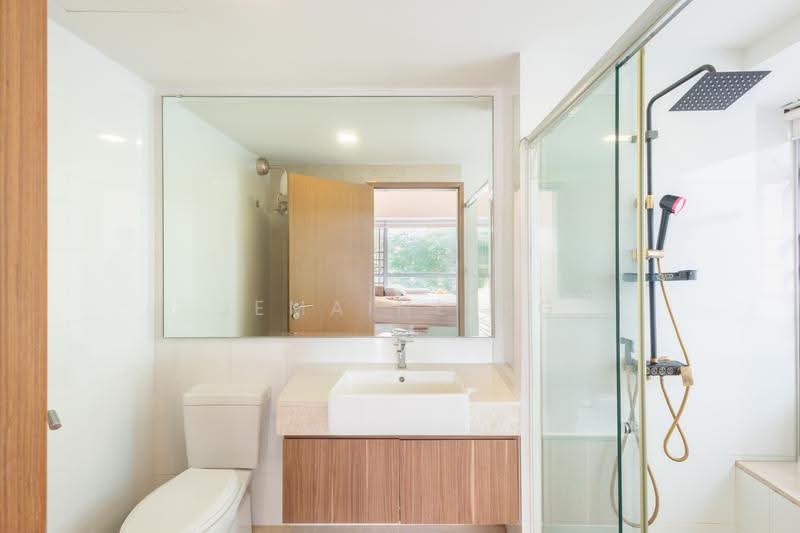 Waterfront Waves, 762 Bedok Reservoir Road, Bedok / Upper East Coast, 2 Bedrooms, 969 sqft, Condominium For Sale, by Jemaine Ng, 500277557 - Bathroom - PropertyGuru.com.sg