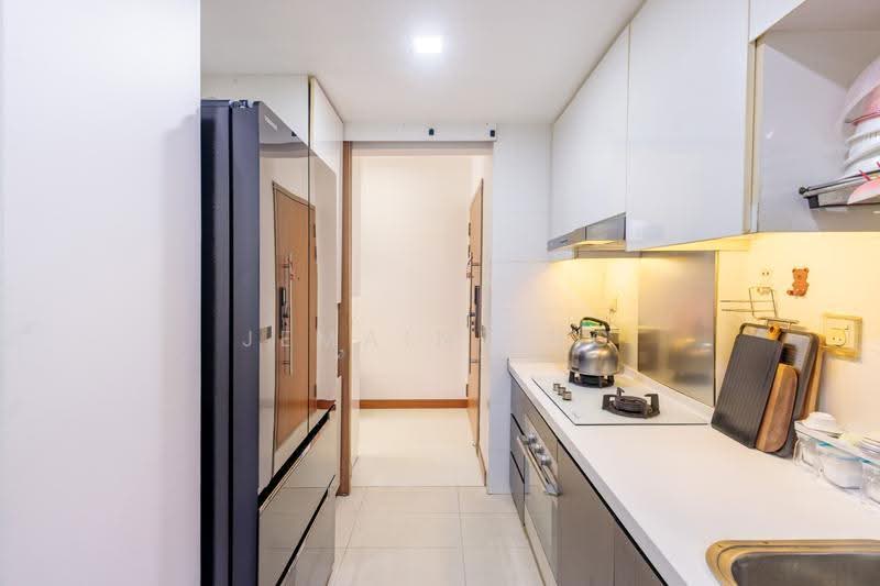 Waterfront Waves, 762 Bedok Reservoir Road, Bedok / Upper East Coast, 2 Bedrooms, 969 sqft, Condominium For Sale, by Jemaine Ng, 500277557 - Kitchen - PropertyGuru.com.sg