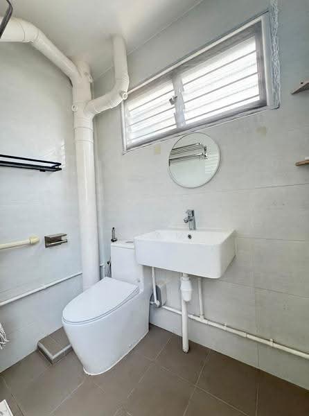 124 Simei Street 1, 124 Simei Street 1, Pasir Ris / Tampines, 3 Bedrooms, 904 sqft, HDB Flat For Sale, by Conrad Tham, 500277562 - Bathroom - PropertyGuru.com.sg