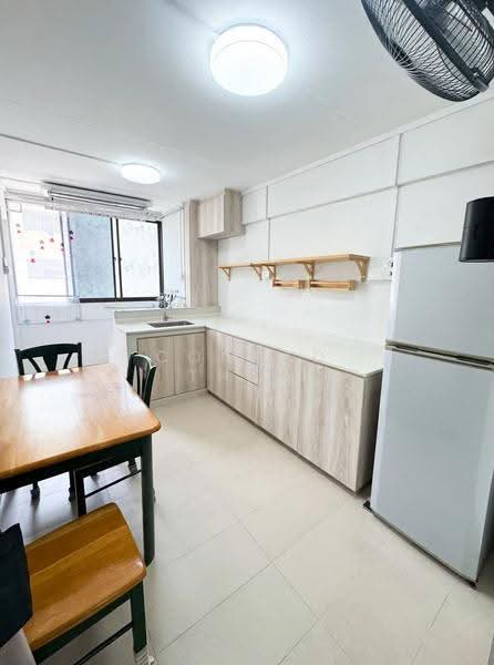 124 Simei Street 1, 124 Simei Street 1, Pasir Ris / Tampines, 3 Bedrooms, 904 sqft, HDB Flat For Sale, by Conrad Tham, 500277562 - Kitchen - PropertyGuru.com.sg
