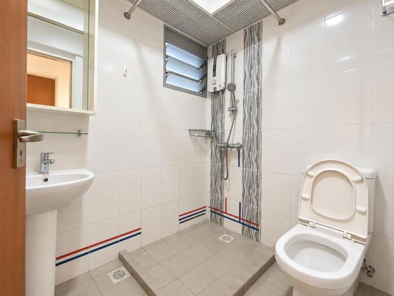 90A Telok Blangah Street 31, 90A Telok Blangah Street 31, Harbourfront / Telok Blangah, 3 Bedrooms, 1,011 sqft, HDB Flat For Rent, by Jeric Ho, 500277568 - Bathroom - PropertyGuru.com.sg