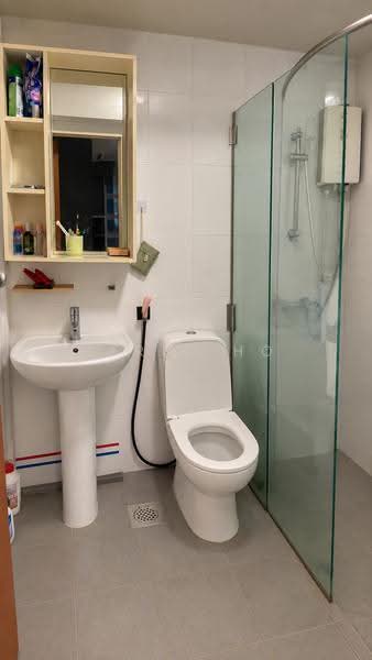 90A Telok Blangah Street 31, 90A Telok Blangah Street 31, Harbourfront / Telok Blangah, 3 Bedrooms, 1,011 sqft, HDB Flat For Rent, by Jeric Ho, 500277568 - Ensuite Bathroom for Master - PropertyGuru.com.sg