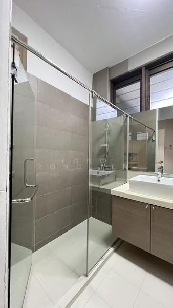 V.A.L.U.E Buy Land Suitable For A&A Or Rebuild At Siglap Estate!, Figaro Street / Jalan Tua Kong / Jalan Ulu Siglap, East Coast / Marine Parade, 5 Bedrooms, 2,928 sqft, Semi-Detached House For Sale, by Fong Yong Ten, 500277580 - Bathroom - PropertyGuru.com.sg
