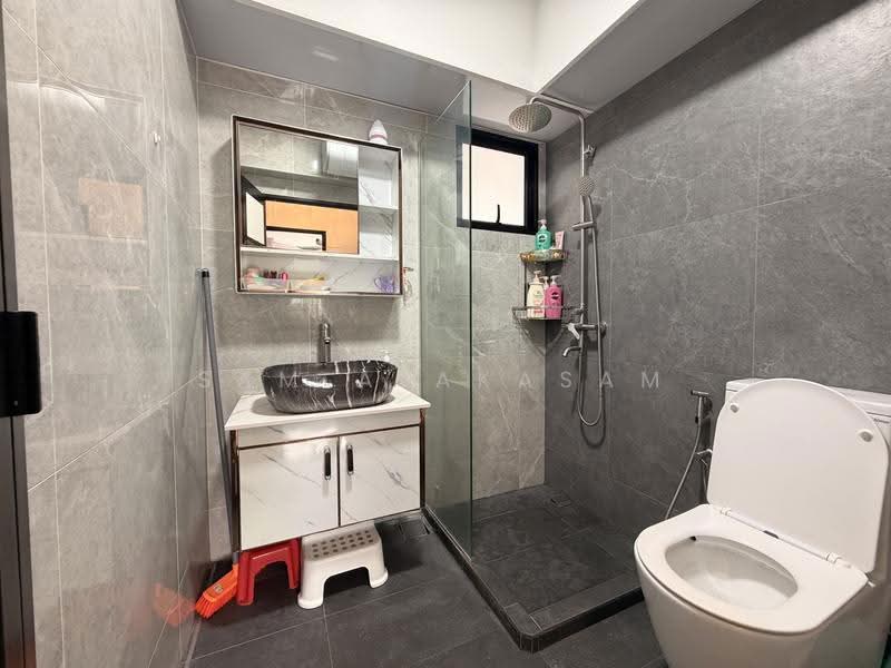 815B Choa Chu Kang Avenue 7, 815B Choa Chu Kang Avenue 7, Dairy Farm / Bukit Panjang / Choa Chu Kang, 3 Bedrooms, 1,001 sqft, HDB Flat For Sale, by Sam Alakasam, 500277584 - Bathroom - PropertyGuru.com.sg