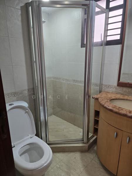 The Mayfair, 7 Jurong East Street 32, Boon Lay / Jurong / Tuas, Room Rental, 130 sqft, Condominium For Rent, by Grace Liu, 500277589 - Bathroom - PropertyGuru.com.sg