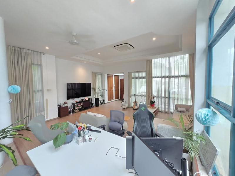 Cheap! 3 Storey Detached! Near NUS! Rare Location! In Great Southern Waterfront, PASIR PANJANG ROAD, Kent Ridge Drive, Buona Vista / West Coast / Clementi New Town, 6 Bedrooms, 5,113 sqft, Detached House For Sale, by Ng Lay Kwan, 500277596 - Living Room - PropertyGuru.com.sg