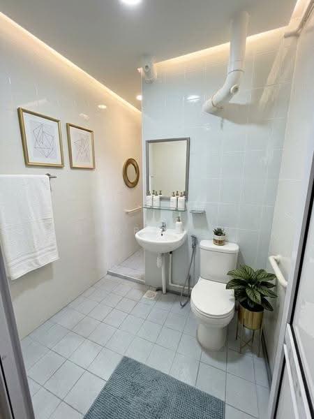 835 Woodlands Street 83, 835 Woodlands Street 83, Admiralty / Woodlands, 4 Bedrooms, 1,582 sqft, HDB Flat For Sale, by Garry Lew, 500277631 - Bathroom - PropertyGuru.com.sg