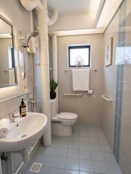 835 Woodlands Street 83, 835 Woodlands Street 83, Admiralty / Woodlands, 4 Bedrooms, 1,582 sqft, HDB Flat For Sale, by Garry Lew, 500277631 - Bathroom - PropertyGuru.com.sg