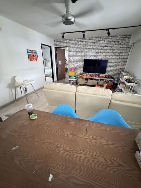 710 Hougang Avenue 2, 710 Hougang Avenue 2, Hougang / Punggol / Sengkang, 3 Bedrooms, 1,055 sqft, HDB Flat For Sale, by Cindy Ng, 500277656 - Living Room - PropertyGuru.com.sg