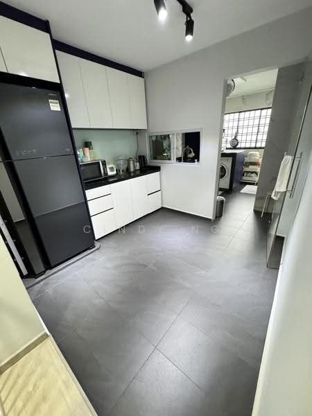 710 Hougang Avenue 2, 710 Hougang Avenue 2, Hougang / Punggol / Sengkang, 3 Bedrooms, 1,055 sqft, HDB Flat For Sale, by Cindy Ng, 500277656 - Kitchen - PropertyGuru.com.sg