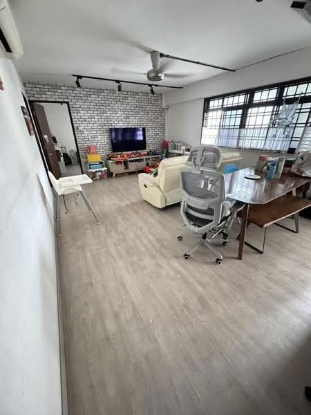 710 Hougang Avenue 2, 710 Hougang Avenue 2, Hougang / Punggol / Sengkang, 3 Bedrooms, 1,055 sqft, HDB Flat For Sale, by Cindy Ng, 500277656 - Living Room - PropertyGuru.com.sg