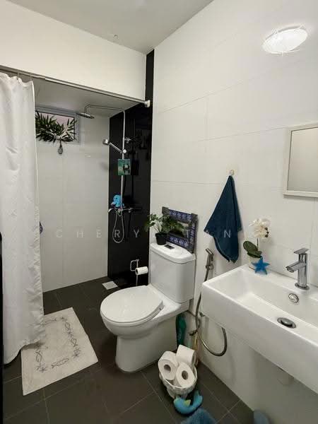 Freehold Semi-D 5-mins from Simei MRT, Harvey View, Harvey Avenue, Harvey Crescent, Sea Breeze Road, Sea Breeze Avenue, Jalan Angin Laut, Sunbird Park, Bedok / Upper East Coast, 4 Bedrooms, 2,250 sqft, Semi-Detached House For Sale, by Cheryl Tang, 500277691 - Common Bathroom - PropertyGuru.com.sg