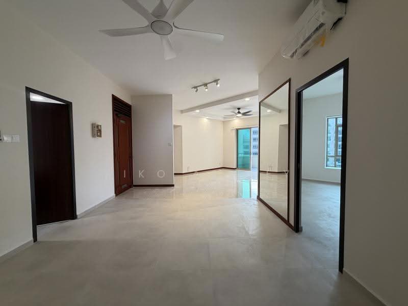 Costa Rhu, 1 Rhu Cross, East Coast / Marine Parade, 3 Bedrooms, 1,399 sqft, Condominium For Rent, by Riko Ashley, 500277697 - Living Room - PropertyGuru.com.sg
