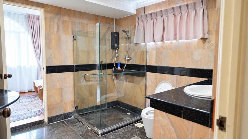 Jalan Limau Bali, Jalan Limau Bali, Bedok / Upper East Coast, Room Rental, 200 sqft, Terraced House For Rent, by Justin Lim, 500277713 - Bathroom - PropertyGuru.com.sg