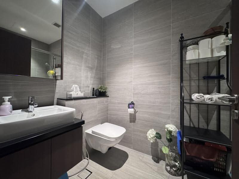 Estrivillas, Jalan Lim Tai See, Tanglin / Holland / Bukit Timah, 5 Bedrooms, 5,460 sqft, Cluster House For Sale, by Joyce Lau, 500277723 - Basement Bathroom - PropertyGuru.com.sg