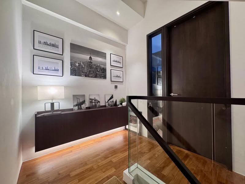 Estrivillas, Jalan Lim Tai See, Tanglin / Holland / Bukit Timah, 5 Bedrooms, 5,460 sqft, Cluster House For Sale, by Joyce Lau, 500277723 - Walkway leading to bedrooms - PropertyGuru.com.sg