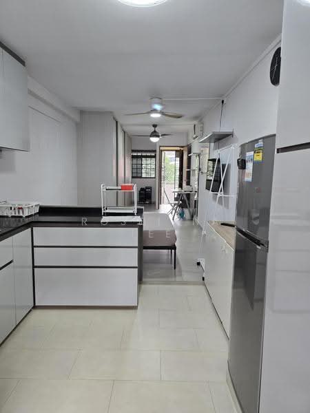 345 Clementi Avenue 5, 345 Clementi Avenue 5, Buona Vista / West Coast / Clementi New Town, Room Rental, 360 sqft, HDB Flat For Rent, by Rosdiana Lee, 500277740 - Kitchen - PropertyGuru.com.sg
