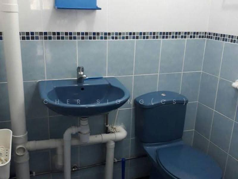 106 Aljunied Crescent, 106 Aljunied Crescent, Eunos / Geylang / Paya Lebar, Room Rental, 100 sqft, HDB Flat For Rent, by Cher Siong(CS), 500277746 - Bathroom - PropertyGuru.com.sg
