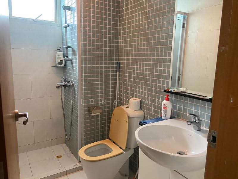 The Jade, 9 Bukit Batok Central Link, Dairy Farm / Bukit Panjang / Choa Chu Kang, Room Rental, 120 sqft, Condominium For Rent, by Fiona Han, 500277747 - Bathroom - PropertyGuru.com.sg
