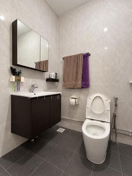 452 Fajar Road, 452 Fajar Road, Dairy Farm / Bukit Panjang / Choa Chu Kang, 3 Bedrooms, 1,302 sqft, HDB Flat For Sale, by Kylie Chua, 500277755 - Bathroom - PropertyGuru.com.sg