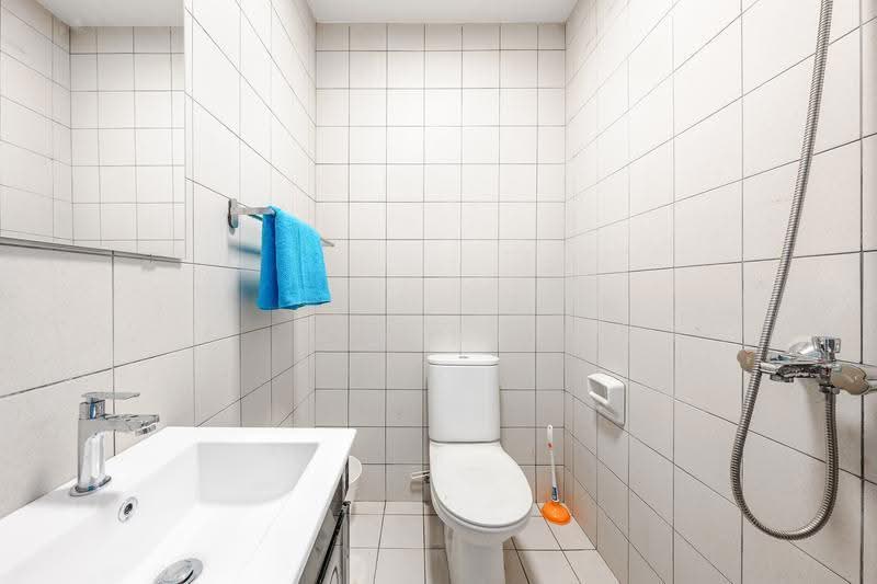 Oleanas Residences, 42 Kim Yam Road, Orchard / River Valley, Room Rental, 105 sqft, Condominium For Rent, by Cove, 500277769 - Bathroom - PropertyGuru.com.sg