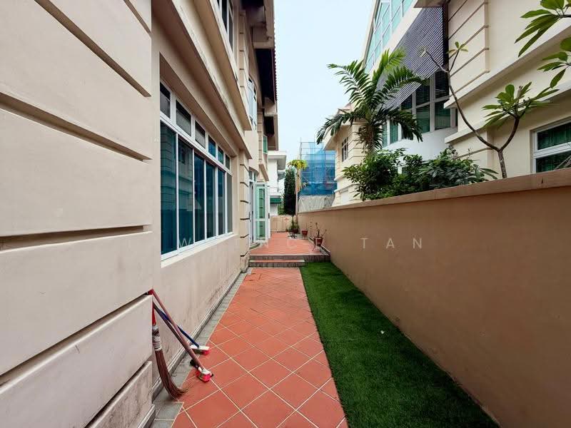 12B Cotswold Close, Cotswold Close, Ang Mo Kio / Bishan / Thomson, 7 Bedrooms, 6,000 sqft, Detached House For Rent, by Lawrence Tan, 500277815 - Exterior - PropertyGuru.com.sg