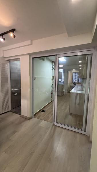 36 Circuit Road, 36 Circuit Road, Macpherson / Potong Pasir, 2 Bedrooms, 63 sqft, HDB Flat For Rent, by Angela Tan, 500277826 - Bathroom - PropertyGuru.com.sg