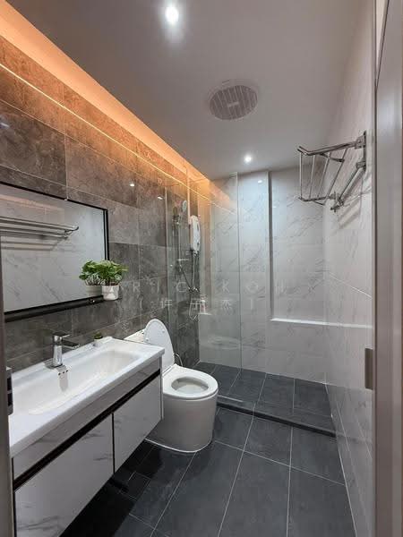 People's Park Complex, 1 Park Road, Boat Quay / Raffles Place / Marina, Room Rental, 150 sqft, Apartment For Rent, by Eric Koh (许子杰), 500277840 - Bathroom - PropertyGuru.com.sg