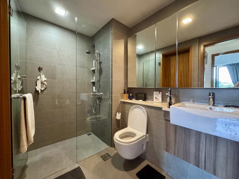 Waterbank at Dakota, 25 Dakota Crescent, Eunos / Geylang / Paya Lebar, 2 Bedrooms, 624 sqft, Condominium For Rent, by Lau Kah Yeen, 500277867 - Bathroom - PropertyGuru.com.sg