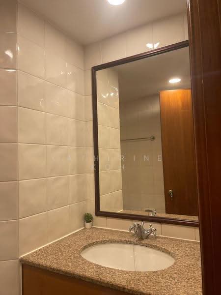 Burlington Square, 175B Bencoolen Street, Beach Road / Bugis / Rochor, Room Rental, 100 sqft, Apartment For Rent, by Catherine Koh, 500277869 - 0704 Common Bathroom - PropertyGuru.com.sg