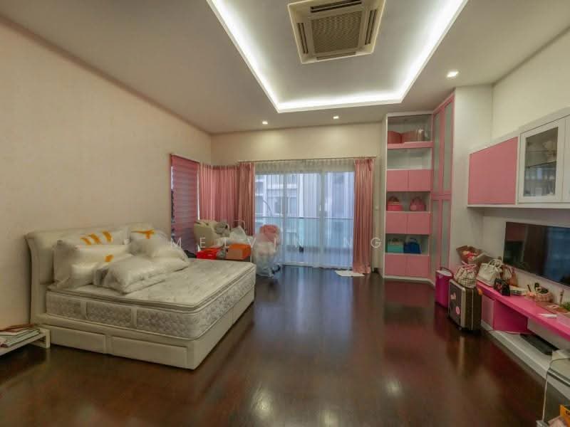 Auspicious House Number! Tao Nan School! Pre-Loved Bungalow Home off East Coast, South Facing | NO West Sun | 6 Rooms | 6 Cars, East Coast / Marine Parade, 6 Bedrooms, 6,200 sqft, Bungalow House For Sale, by Melvin Ng, 500277873 - Bedroom - PropertyGuru.com.sg