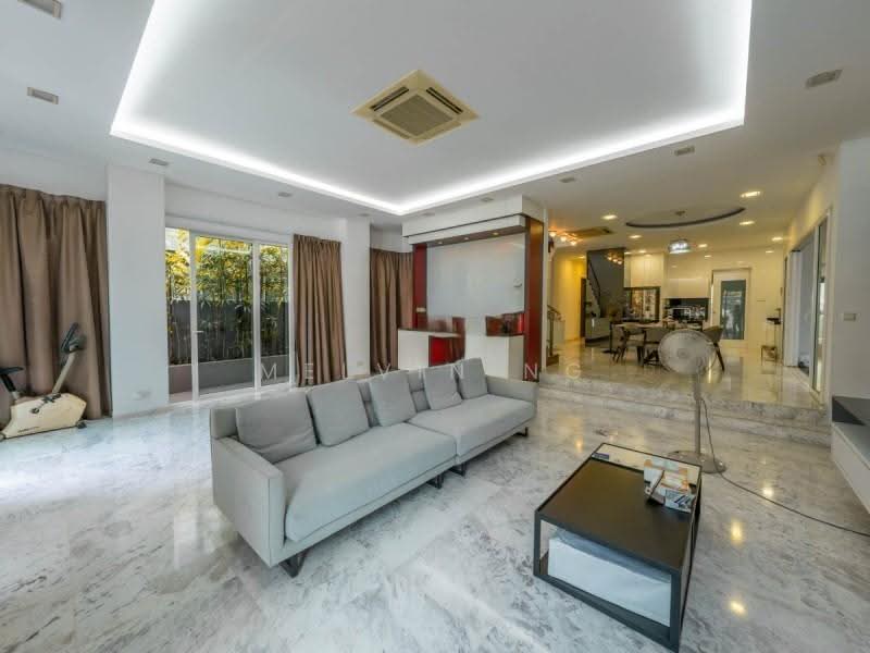 Auspicious House Number! Tao Nan School! Pre-Loved Bungalow Home off East Coast, South Facing | NO West Sun | 6 Rooms | 6 Cars, East Coast / Marine Parade, 6 Bedrooms, 6,200 sqft, Bungalow House For Sale, by Melvin Ng, 500277873 - Living Room - PropertyGuru.com.sg
