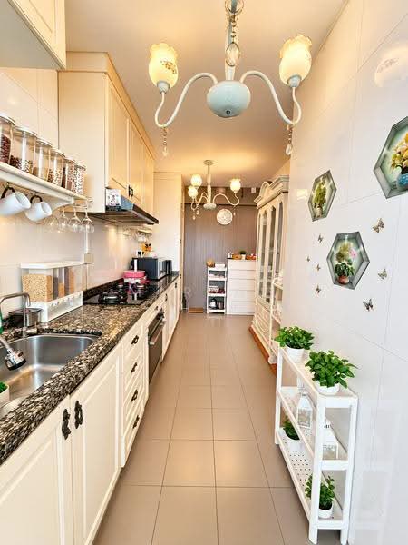 668A Edgefield Plains, 668A Edgefield Plains, Hougang / Punggol / Sengkang, 3 Bedrooms, 1,216 sqft, HDB Flat For Sale, by Marcus Chew, 500277876 - Kitchen - PropertyGuru.com.sg