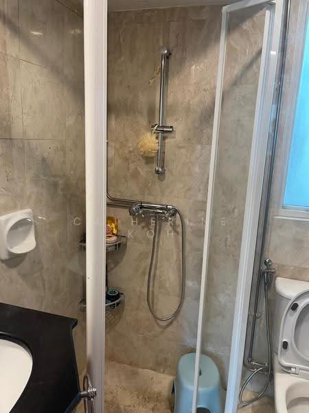 Burlington Square, 175B Bencoolen Street, Beach Road / Bugis / Rochor, Room Rental, 100 sqft, Apartment For Rent, by Catherine Koh, 500277879 - 1504 MBR Bathroom - PropertyGuru.com.sg