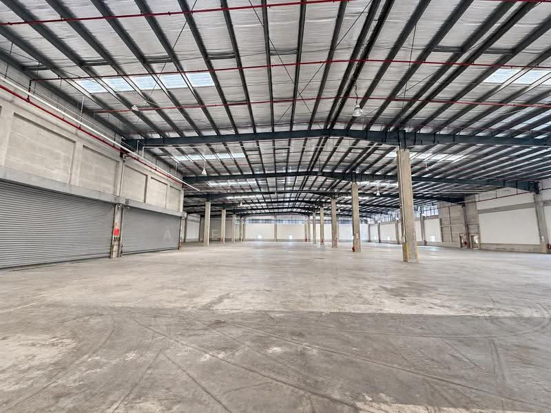 Cheap | Tuas MRT | 11m Ceiling | Ramp Up | Dedicated Loading Bays, Tuas MRT, Boon Lay / Jurong / Tuas, 55,000 sqft, Warehouse For Rent, by Alex Chan, 500277882 - Interior - CommercialGuru.com.sg