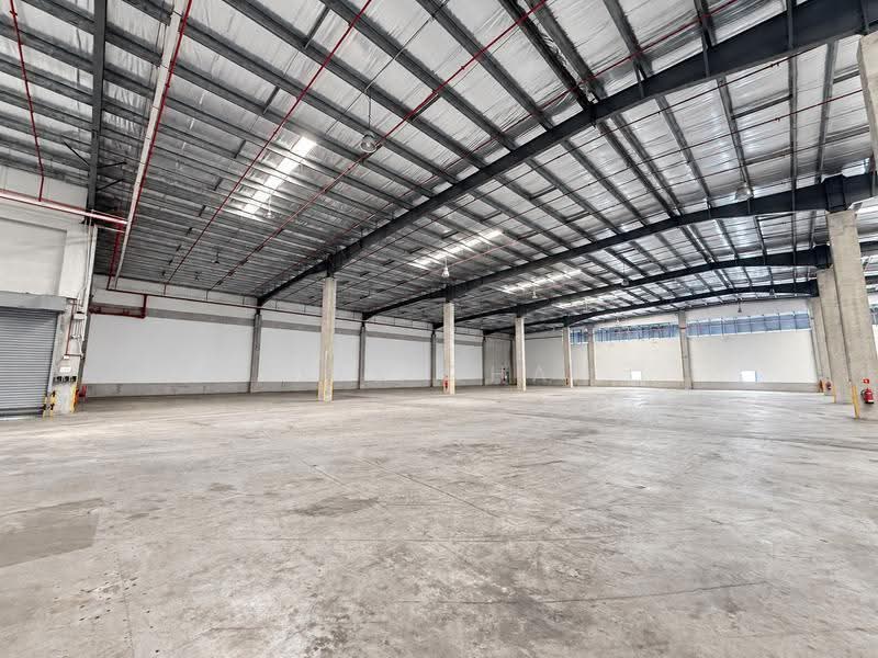 Cheap | Tuas MRT | 11m Ceiling | Ramp Up | Dedicated Loading Bays, Tuas MRT, Boon Lay / Jurong / Tuas, 55,000 sqft, Warehouse For Rent, by Alex Chan, 500277882 - Interior - CommercialGuru.com.sg