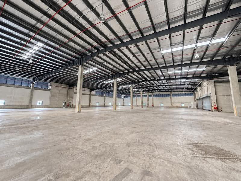 Cheap | Tuas MRT | 11m Ceiling | Ramp Up | Dedicated Loading Bays, Tuas MRT, Boon Lay / Jurong / Tuas, 55,000 sqft, Warehouse For Rent, by Alex Chan, 500277882 - Interior - CommercialGuru.com.sg