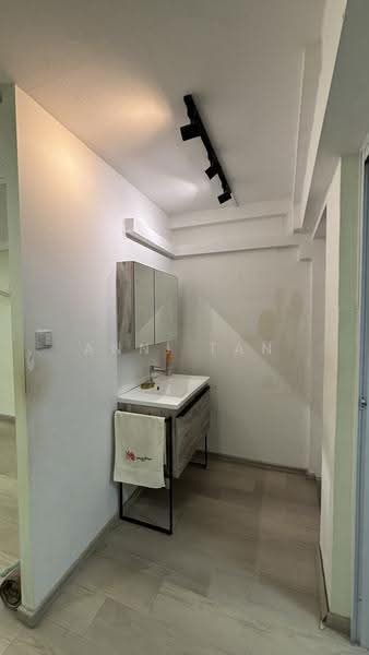 36 Circuit Road, 36 Circuit Road, Macpherson / Potong Pasir, 2 Bedrooms, 679 sqft, HDB Flat For Rent, by Anni Tan, 500277887 - Bathroom - PropertyGuru.com.sg