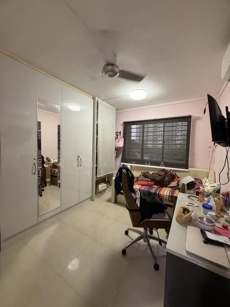 589 Woodlands Drive 16, 589 Woodlands Drive 16, Admiralty / Woodlands, 2 Bedrooms, 1,410 sqft, HDB Flat For Sale, by Samantha Leow, 500277896 - Bedroom - PropertyGuru.com.sg