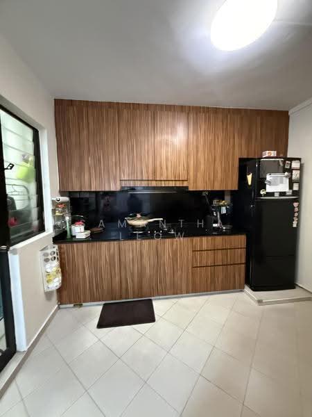 589 Woodlands Drive 16, 589 Woodlands Drive 16, Admiralty / Woodlands, 2 Bedrooms, 1,410 sqft, HDB Flat For Sale, by Samantha Leow, 500277896 - Kitchen - PropertyGuru.com.sg