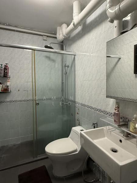 589 Woodlands Drive 16, 589 Woodlands Drive 16, Admiralty / Woodlands, 2 Bedrooms, 1,410 sqft, HDB Flat For Sale, by Samantha Leow, 500277896 - Bathroom - PropertyGuru.com.sg