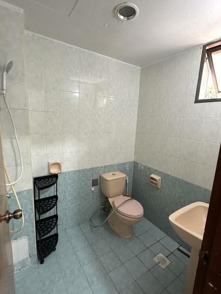 Balmoral Luck, 6 Balmoral Road, Tanglin / Holland / Bukit Timah, Room Rental, 200 sqft, Apartment For Rent, by Kathy Nguyen, 500277908 - Bathroom - PropertyGuru.com.sg