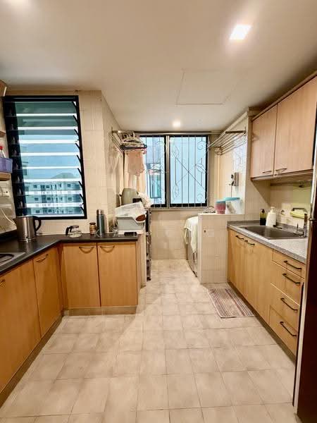 Simei Green Condominium, 1 Simei Street 4, Pasir Ris / Tampines, 3 Bedrooms, 1,195 sqft, Condominium For Sale, by Kal Ong, 500277909 - Kitchen - PropertyGuru.com.sg