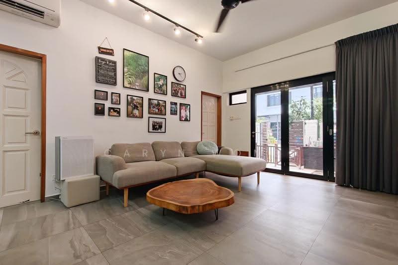 ★ GIANT ★ D19 Freehold Inter, Walk to Serangoon MRT!, Pillai Road, Lorong Ong Lye, Jalan Chermat, Hougang / Punggol / Sengkang, 3 Bedrooms, 1,897 sqft, Terraced House For Sale, by Caryn Wong, 500277918 - Living Room - PropertyGuru.com.sg