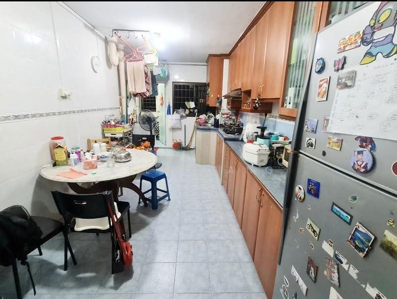 22 Bedok South Avenue 1, 22 Bedok South Avenue 1, Bedok / Upper East Coast, 2 Bedrooms, 796 sqft, HDB Flat For Sale, by Kelly Yang, 500277931 - Kitchen - PropertyGuru.com.sg