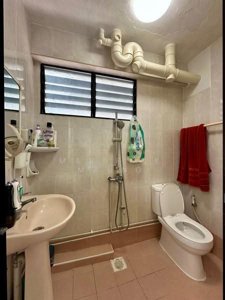 180 Bishan Street 13, 180 Bishan Street 13, Ang Mo Kio / Bishan / Thomson, 3 Bedrooms, 904 sqft, HDB Flat For Sale, by Maverick Maung, 500277955 - Bathroom - PropertyGuru.com.sg